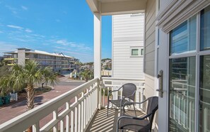 Casa, letti multipli, patio, vista giardino (19 Moonlit Shores Ln) | Vista balcone