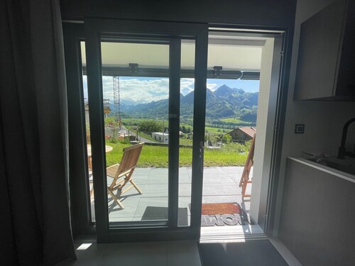 Independent studio with terrace and magnificent view on the mountains