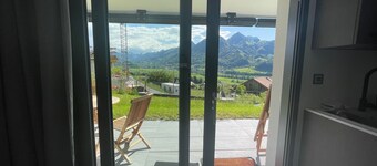 Independent studio with terrace and magnificent view on the mountains