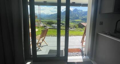 Independent studio with terrace and magnificent view on the mountains