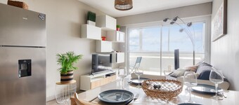 Flat for 4, sea view and right on the water