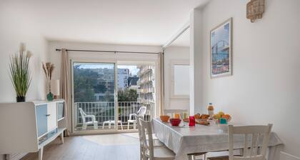 Schöne Wohnung in einer Residenz direkt am Meer