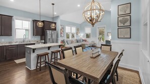 House, Multiple Beds, Patio, Garden View (Green Flag Day) | Dining