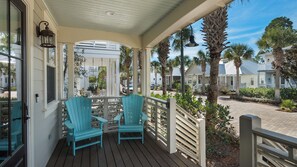 Property grounds - Close to Dining & Shopping; 1-floor Cottage; Community Pool (Santa Rosa Beach)