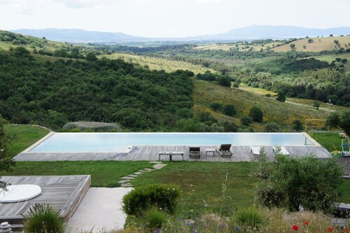 Romantic Tuscan Villa w/pool- 25 min from the beach STAFF INCLUDED