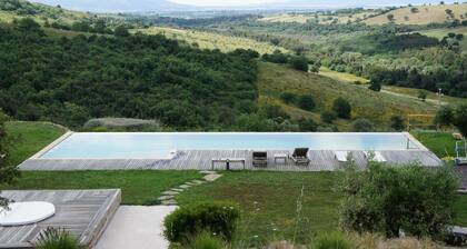 Romantic Tuscan Villa w/pool- 25 min from the beach STAFF INCLUDED