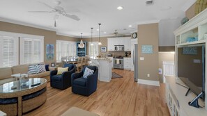 4 habitaciones, decoración personalizada y muebles diferentes