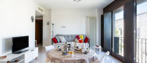 Apartment | Living area