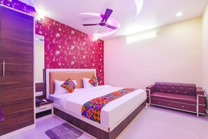 Deluxe Room, Multiple Beds | Free WiFi, bed sheets - Hotel Nikunj Madhubani (Madhubani)