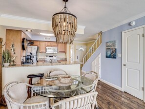 公寓式客房, 3 间卧室 | 用餐