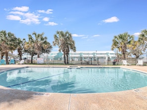 Appart'hôtel, 3 chambres | Piscine