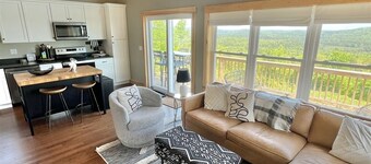 Sebago Sunrise Limit 8 3 Bedroom Villa by RedAwning