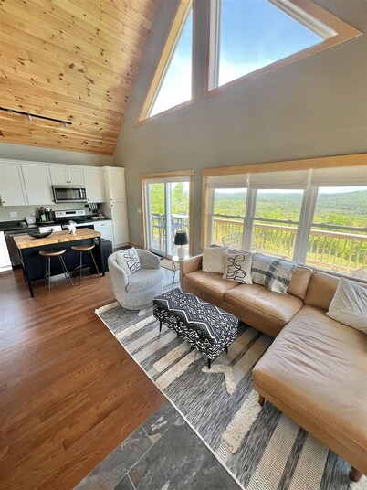 Sebago Sunrise Limit 8 3 Bedroom Villa by RedAwning