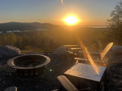 Sebago Sunrise Limit 8 3 Bedroom Villa by RedAwning