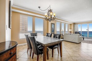 Kondominium, Beberapa Tempat Tidur, balkon, pemandangan samudra (Seychelles 601) | Makan di kamar