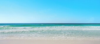 Designer Finishes, Arcade Room, Sleeps 14 & Next to Alys