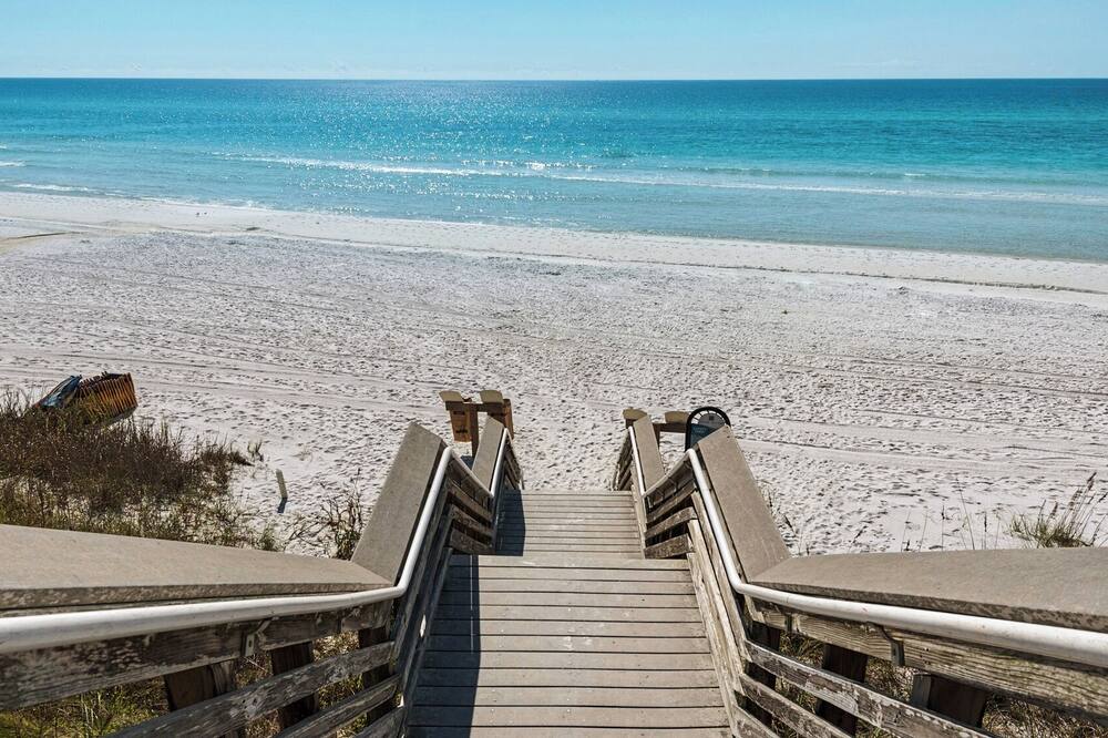 Dog Friendly @ Bungalows at Seagrove; 2 Blocks to Beach ~ Overlooks Pool/spa