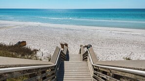Beach nearby - Dog Friendly @ Bungalows at Seagrove; 2 Blocks to Beach ~ Overlooks Pool/spa (Santa Rosa Beach)