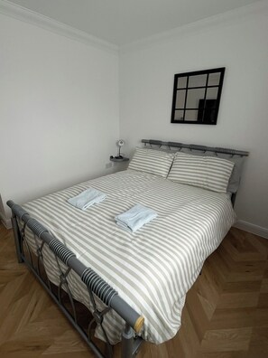 1 quarto, ferros/tábuas de passar roupa, Wi-Fi, roupa de cama