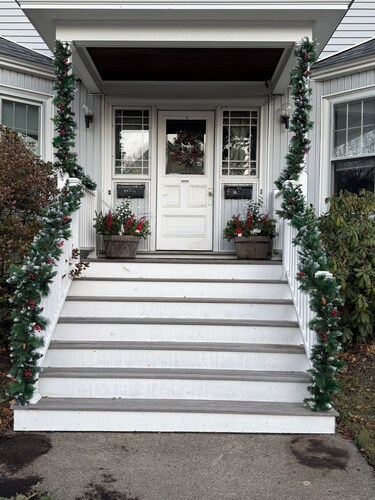 Comfortable 3BR Updated Historic Duplex. Perfect for Short or Extended Stays