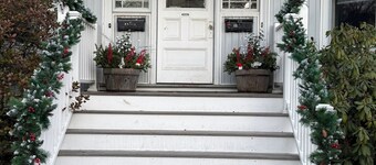 Comfortable 3BR Updated Historic Duplex. Perfect for Short or Extended Stays