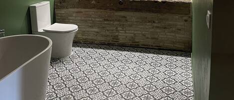 風筒、提供毛巾、番梘、洗頭水