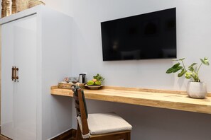 Deluxe Double or Twin Room, Garden View | Hypo-allergenic bedding, desk, laptop workspace, soundproofing - Moringa Tree Maison (Prasat Bakong)