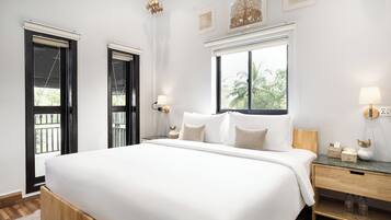 Quarto casal ou duplo luxo, vista para o jardim, no canto | Frigobar, escrivaninha, espaço de trabalho para notebook