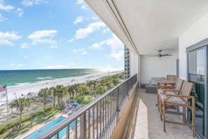 Property grounds - High-End Beachfront Condo w/Breathtaking Gulf View (Destin)