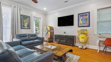 Smart TV, videojuegos y tenis de mesa