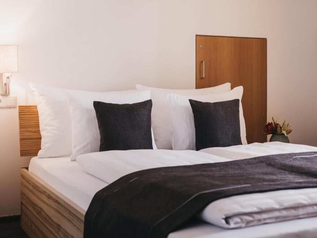 Vier Zimmer Apartment Deluxe II | Kostenloses WLAN, Bettwäsche