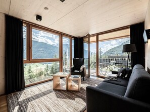 TV - Cosy apartment in villa for 4 people with WIFI, pool, TV, balcony and panoramic view (Burg)