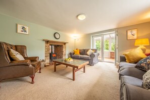 TV, fireplace, table football, ping pong - Hope Cottage, East Rudham, Norfolk (Wells-next-the-Sea)