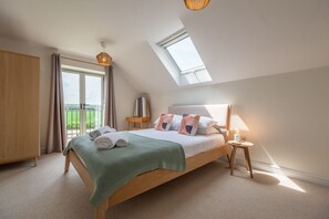 3 室のベッドルーム、アイロン / アイロン台、インターネット、ベッドシーツ