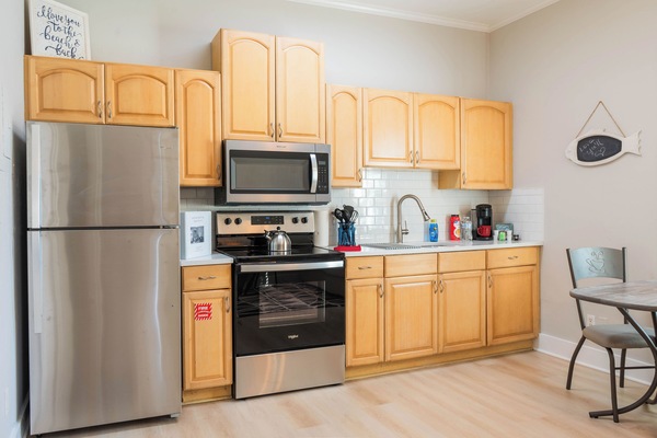 Frigorífic, microones, forn i placa de cuina