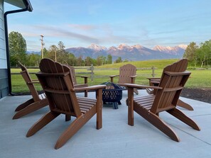 Property grounds - River House to Relax, Rejuvenate, and connect with the quietness of nature. (Saint Ignatius)