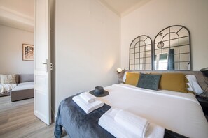 3 bedrooms, iron/ironing board, free WiFi, bed sheets - 3 Bedroom Apartment in Carrer Diputació YouStylish (Barcelona)