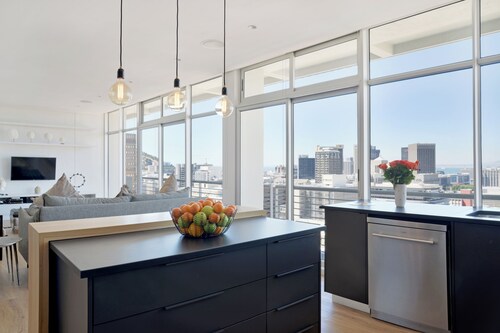 Luxurious Cape Town Penthouse with 360° Views