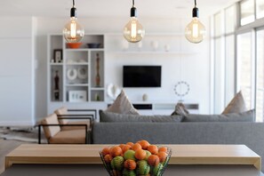 Smart TV, books