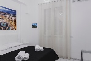 1 bedroom, WiFi, bed sheets - Mariblu Palermo - Camera Matrimoniale con Bagno Privato (Palermo)