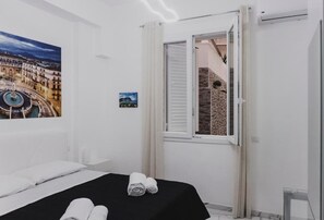 1 室のベッドルーム、WiFi、ベッドシーツ