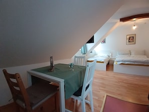 1 camera, ferro/asse da stiro, Wi-Fi gratuito, lenzuola