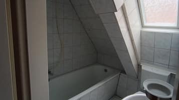 Asciugacapelli, asciugamani, sapone, shampoo