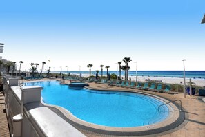 สระว่ายน้ำ