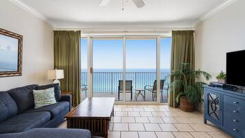 Condo, Multiple Beds, Balcony, Ocean View (Boardwalk 1805) | Living area
