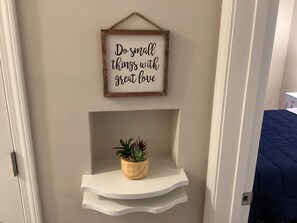 Interior - Entire 2 bedroom House with Living Room, close to all...Sleeps 6. (Evansville)