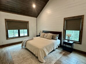 5 bedrooms, free WiFi, bed sheets