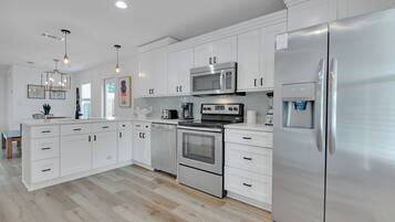 House, Multiple Beds, Patio, Garden View (Soul Shine) | Private kitchen