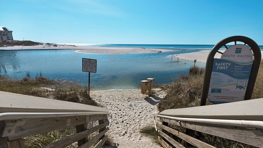 Fully Updated Beach Retreat; Minutes to Eastern Lake & Beaches