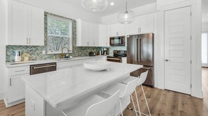 Ferienhaus, Mehrere Betten, Terrasse, Gartenblick (Sea La Vie in Miramar Beach) | Eigene Küche | Kühlschrank, Mikrowelle, Ofen, Herdplatte